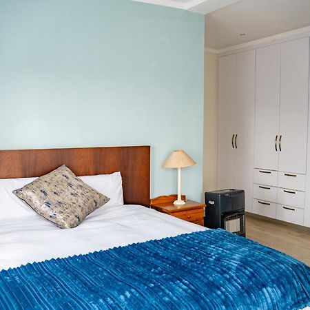 3 On Tessa Guesthouse โจฮันเนสเบิร์ก ภายนอก รูปภาพ