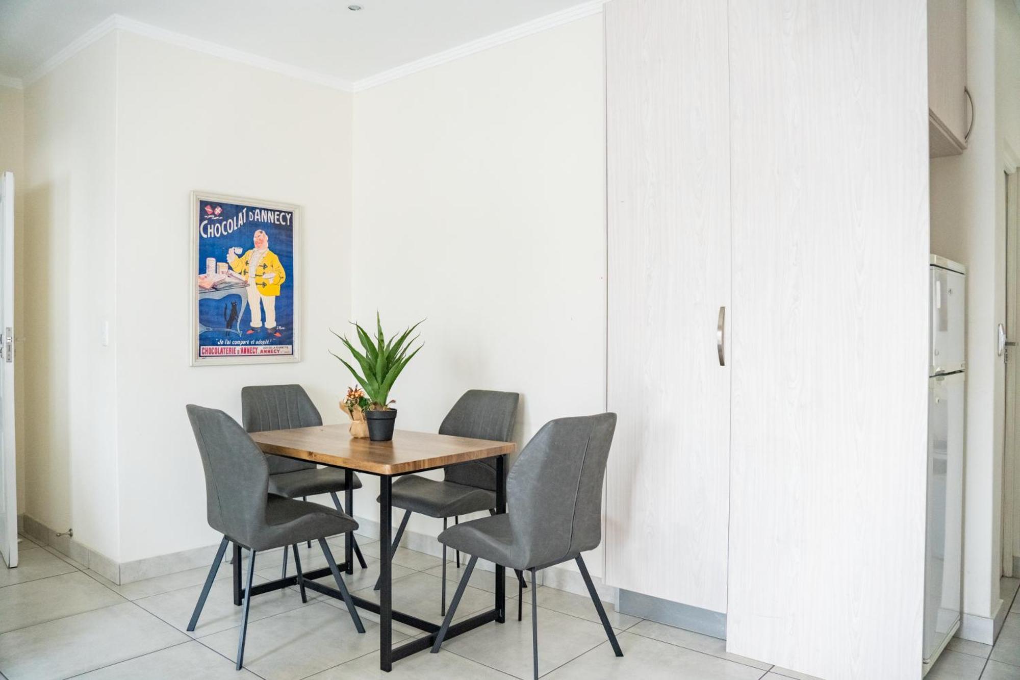 3 On Tessa Guesthouse โจฮันเนสเบิร์ก ภายนอก รูปภาพ