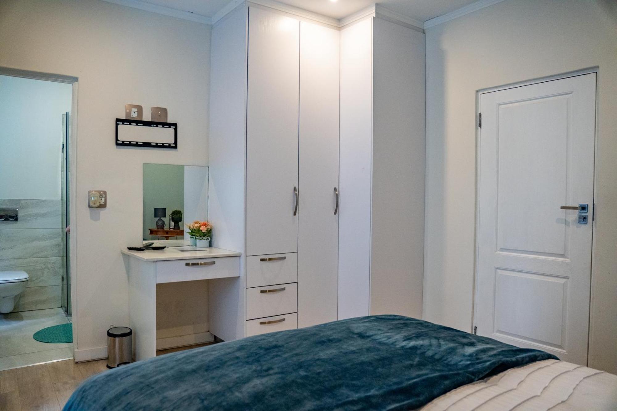 3 On Tessa Guesthouse โจฮันเนสเบิร์ก ภายนอก รูปภาพ