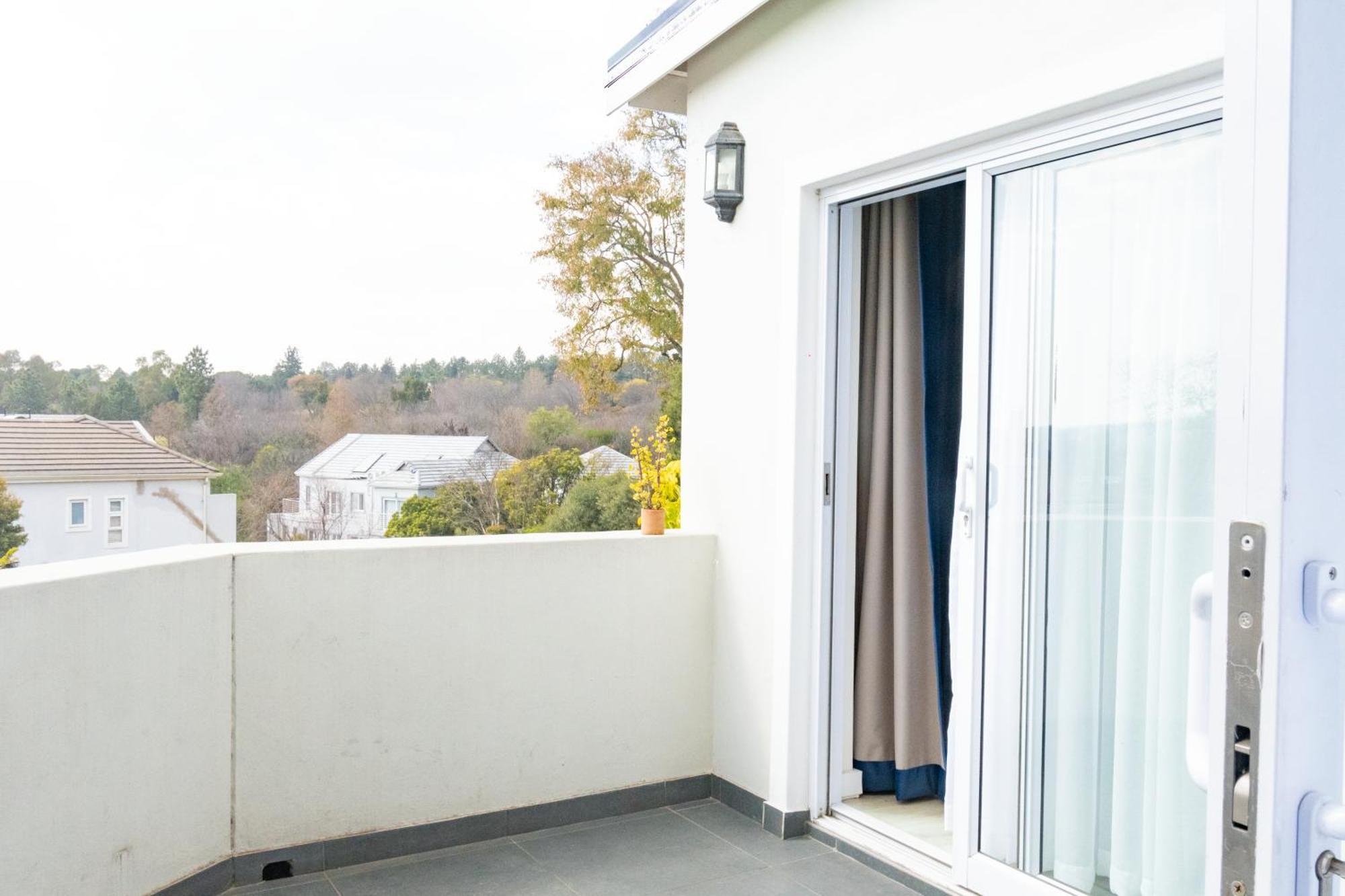 3 On Tessa Guesthouse โจฮันเนสเบิร์ก ภายนอก รูปภาพ